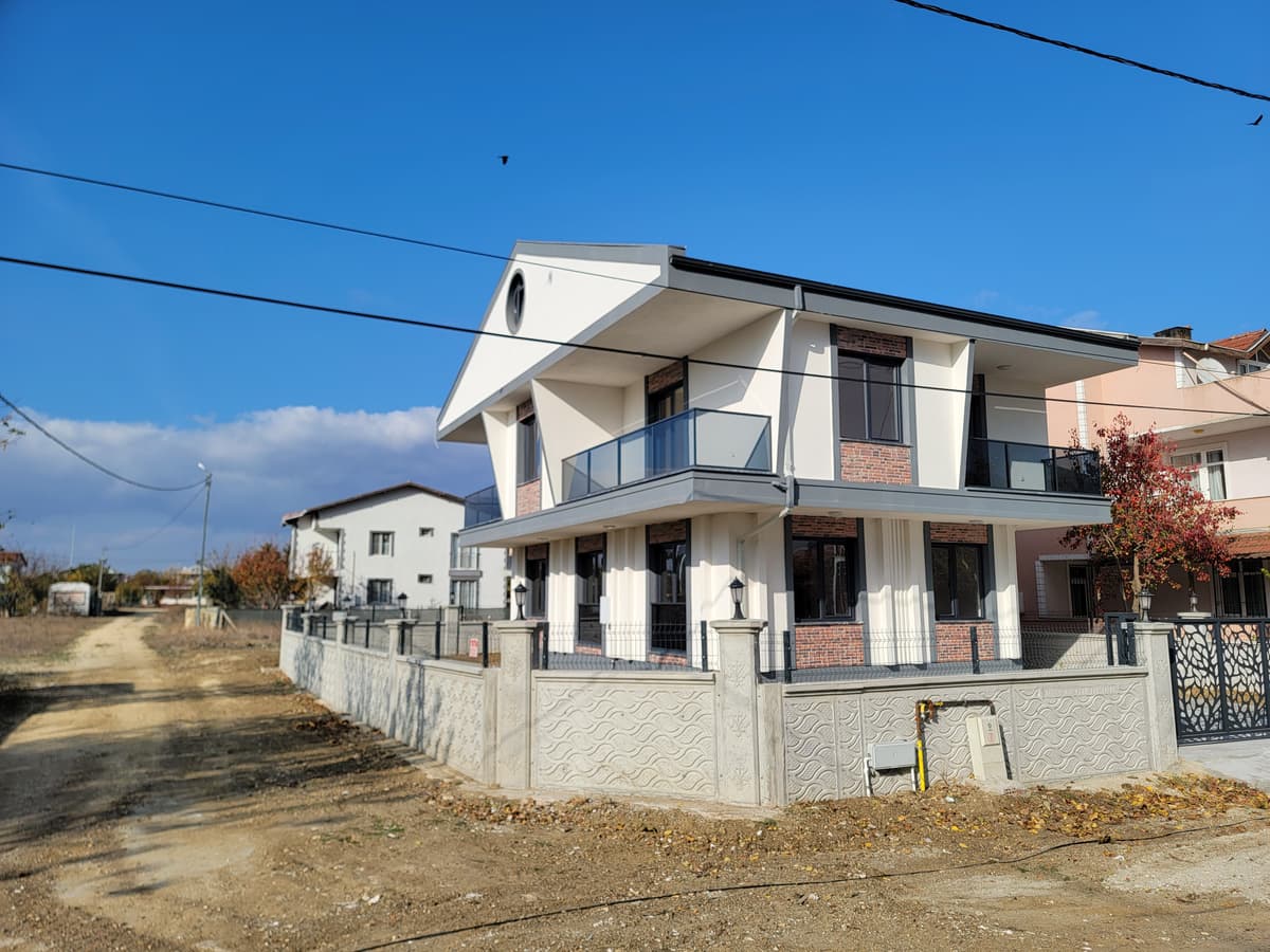 Gümüşyaka'da Tek Aile Villası 2