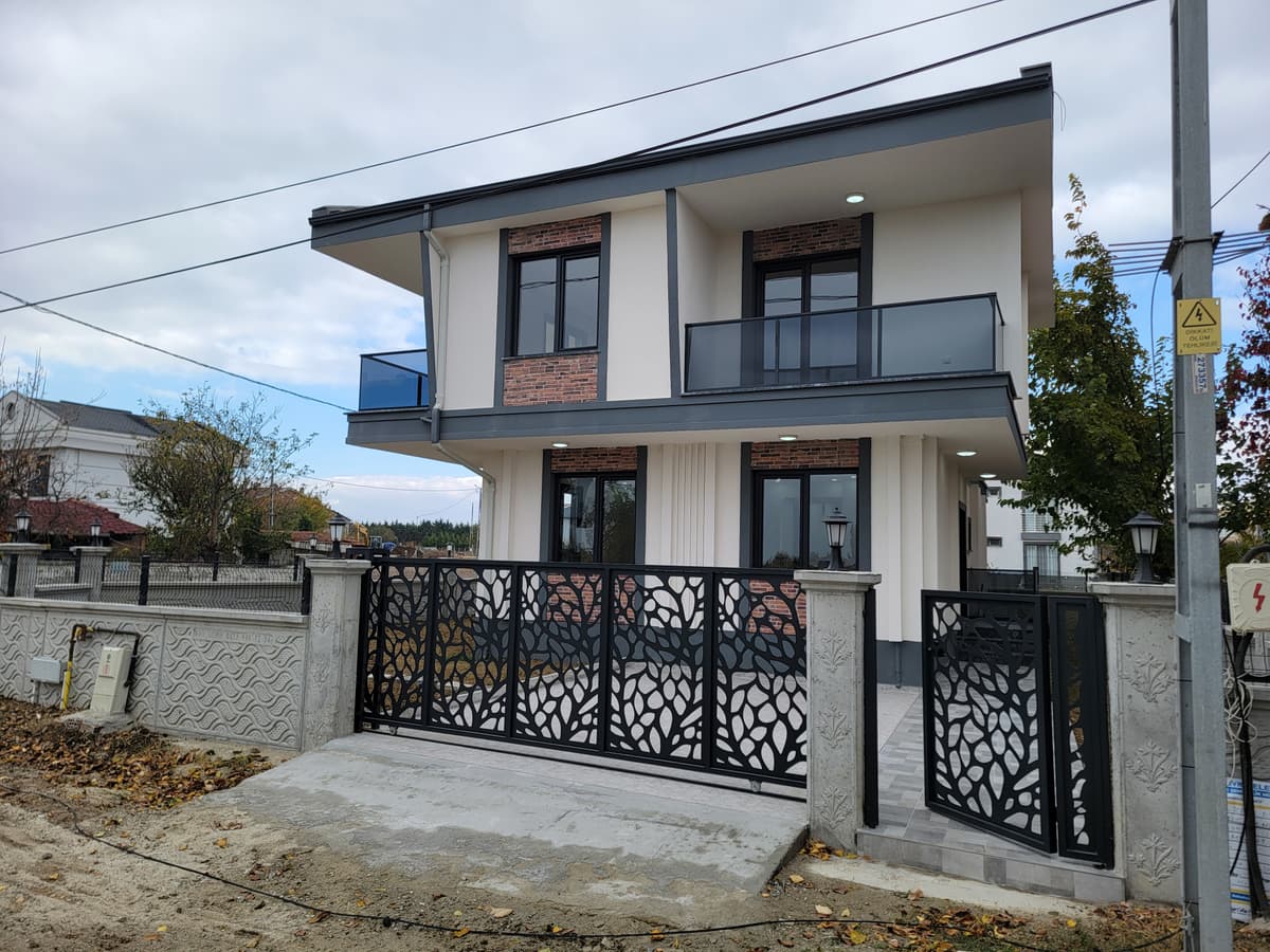 Gümüşyaka'da Tek Aile Villası 4